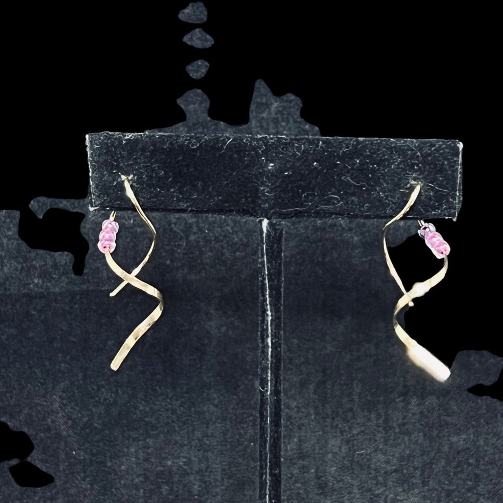 Gold Tone And Pink Beads Pierced Earrings (4934) - Picture 4 of 5